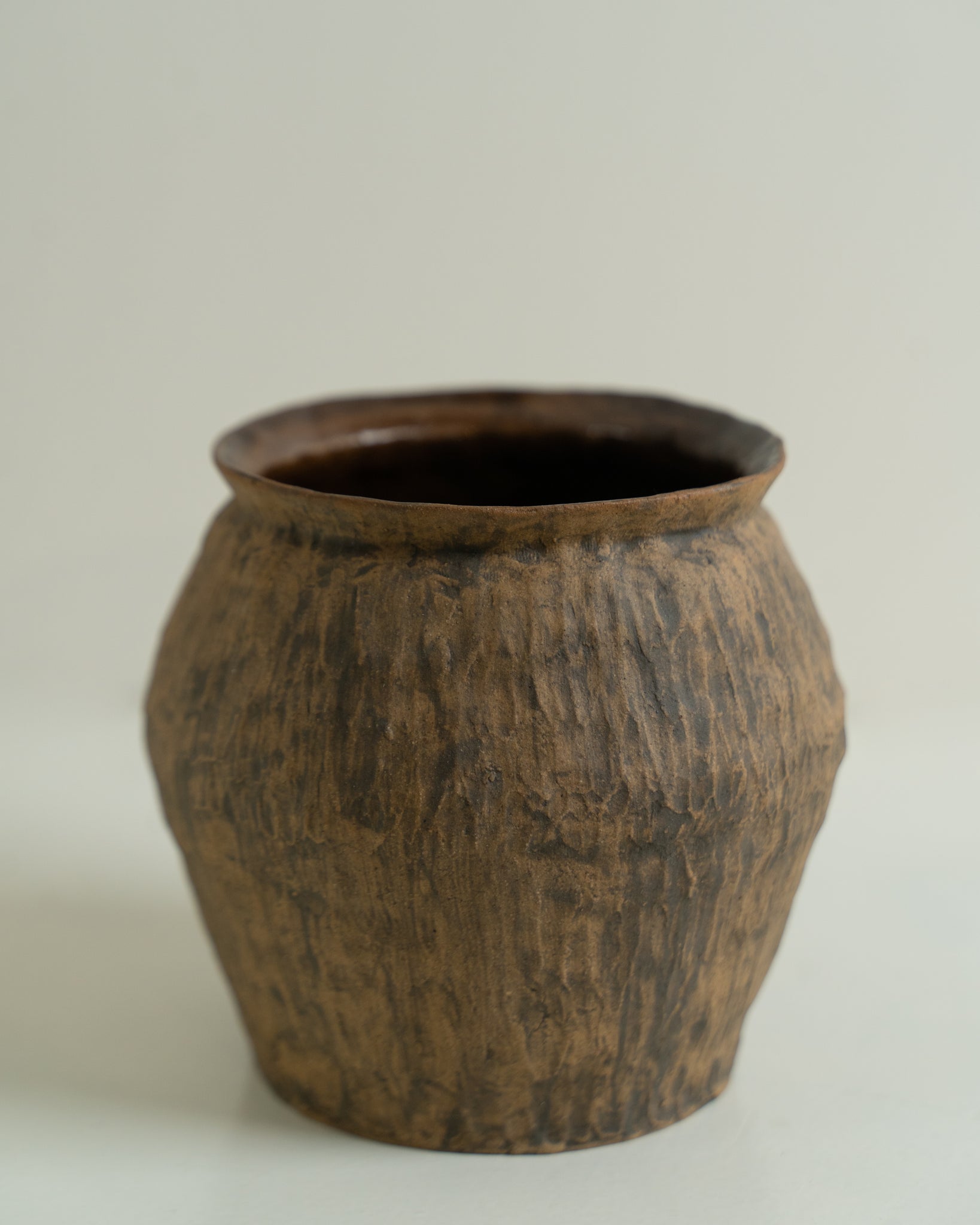 Shengdana Vase 01 by Deeksha Poddar